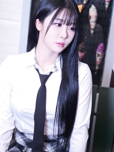 Bomi (보미) - Schoolgirl In The Subway