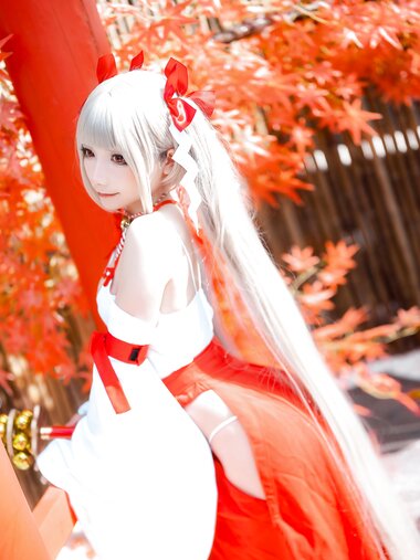[Cosplay] 是三不是世w - 碧蓝航线 可畏 巫女
