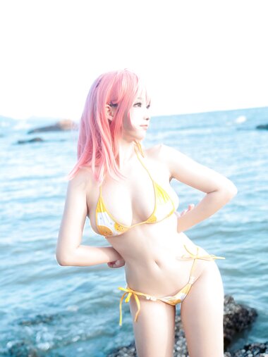 [Cosplay] 七七娜娜子 - 穗香泳衣