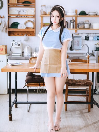 [Cosplay] 日奈娇 - 蛋糕售卖员