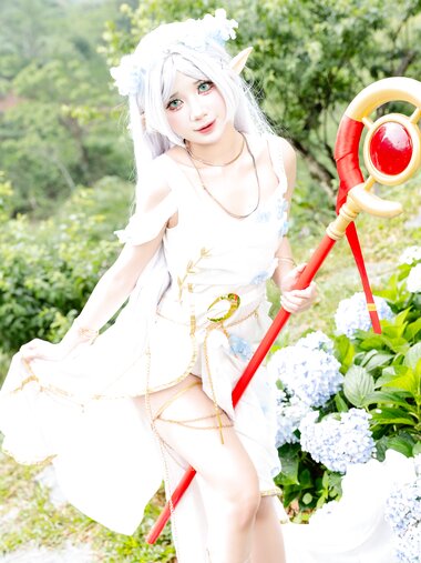 [Cosplay] PoppaChan - Frieren Blue Valley Dress