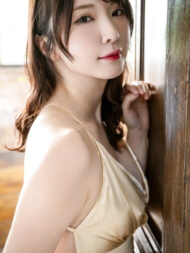 [Graphis] First Gravure – Yuuka Niizuma 新妻ゆうか vol.5