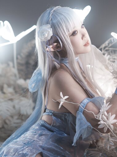 [Cosplay] Xiao Wanneng 小完能干脆面 - Emilia 爱蜜莉雅