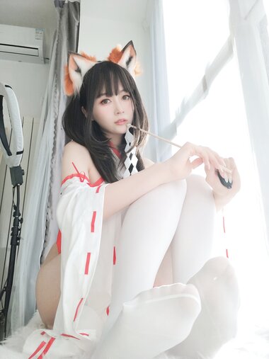 [Cosplay] 小姐姐白银 - 神社小狐狸