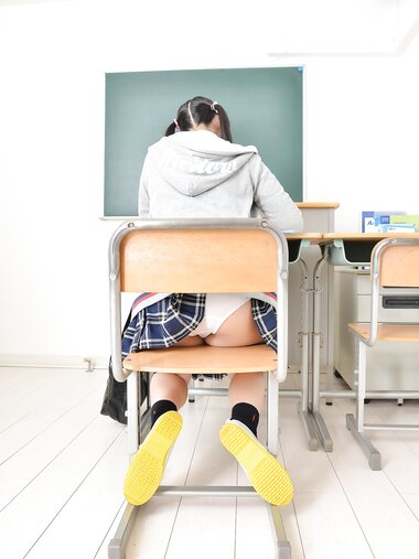 [Lovepop] Yuni Ichinose 一ノ瀬結虹 - L0706 Photoset 002 School Uniform Hoodie