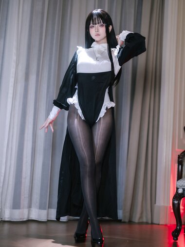 [Cosplay] 屿鱼 黑丝修女