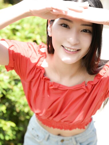 [Graphis] 2022-10-28 Suzu Honjo 本庄鈴 『 Feeling 』 SET 03 [20P23.4 Mb]