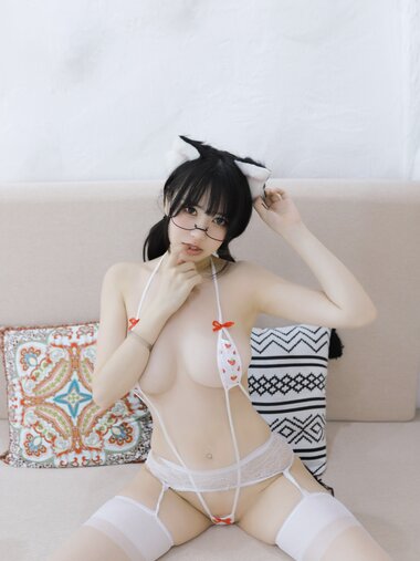 [COSPLAY] Tina很妖孽呀 – 草莓味的喵喵[20P-227M]