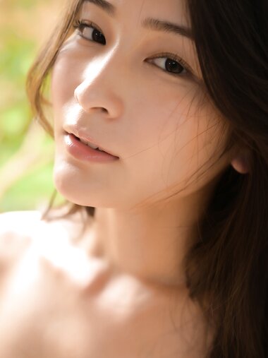 [Graphis] 2022-11-25 Suzu Honjo 本庄鈴 『 Feeling 』 SET 05 [20P21.6 Mb]