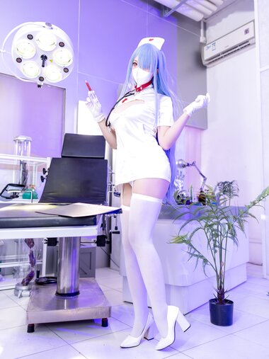 [Cosplay] 小和甜酒 碧蓝航线 伏罗希洛夫 护士 [25P2V-233MB]