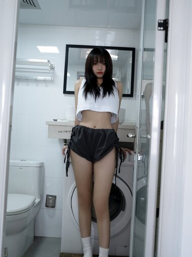 [Cosplay] 柒柒要乖哦 初恋背心 [117P-1.60GB]