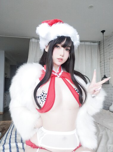 [Cosplay] 女主K 圣诞特辑 [70P-477.38MB]
