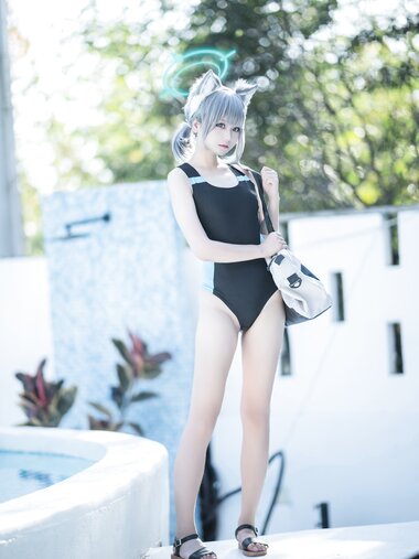 [Cosplay] lunananya 砂狼白子 泳装 [29P-170MB]