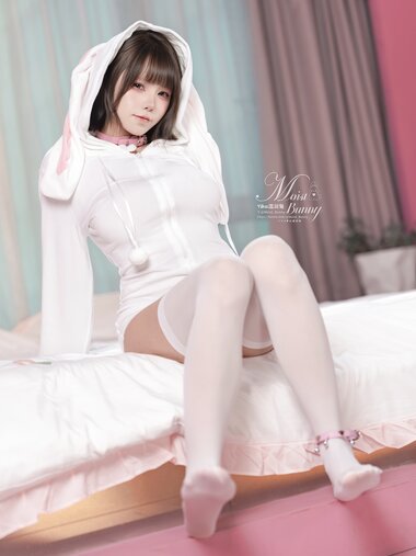 [Cosplay] Yiko湿润兔 2025年10月月票特典『雪绒兔』[32P-355MB]