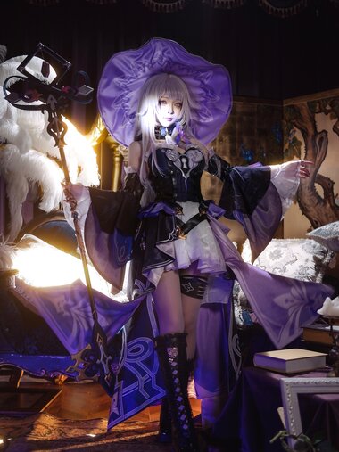 [Cosplay] 矢量鱼 崩坏星穹铁道大黑塔 [18P-31MB]