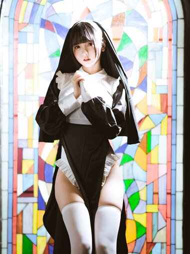 [Cosplay] Kyokyo沉迷汉堡王(陆卿卿) 修女 [16P-209MB]