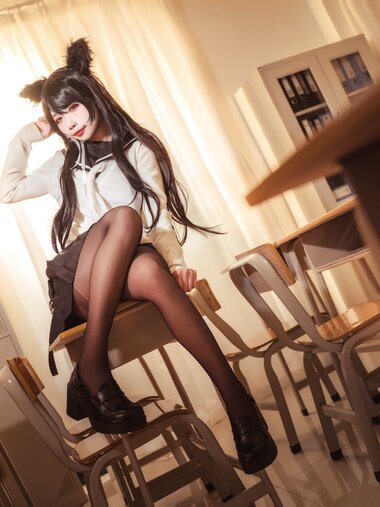 [Cosplay] 贞子蜜桃 碧蓝航线 爱宕高雄制服 [35P-354MB]