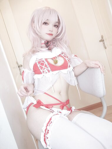 [Cosplay] 神沢永莉 平安夜红色分体式 [125P1V-549MB]