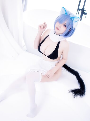 [Cosplay] 末夜787 蕾姆女仆泳装 [47P-407.15MB]