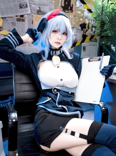 [Cosplay] 九柒喵 蔚蓝档案 天雨亚子 [46P-250MB]