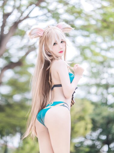 [Cosplay] 仙女月 泽月希娜小姐泳装 [15P-223MB]