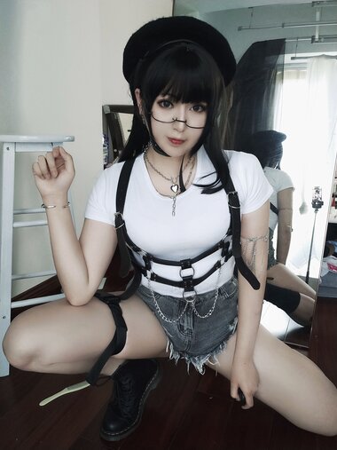 [Cosplay] 小容仔咕咕咕w 白T [20P2V-64MB]