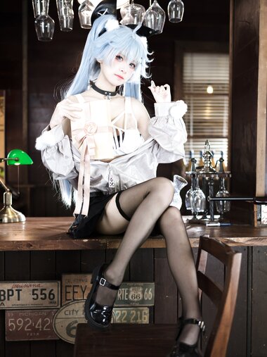 [Cosplay] 九柒喵 少女前线 芙洛伦 药心 [29P-397MB]