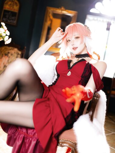 [Cosplay] 瓜希酱 鸣潮 长离必胜客 [18P-74MB]