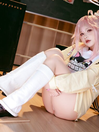 [Cosplay] 是一只熊仔吗 小夏乐队 [50P-223MB]