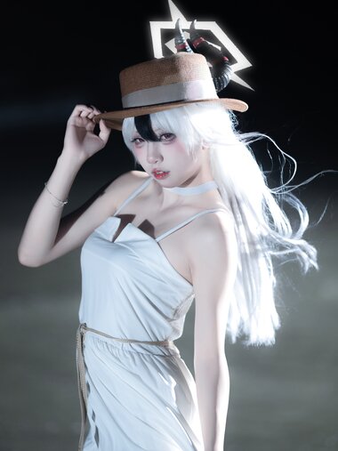 [Cosplay] 纸悦Etsu_ko 加代子白裙 [20P-195MB]