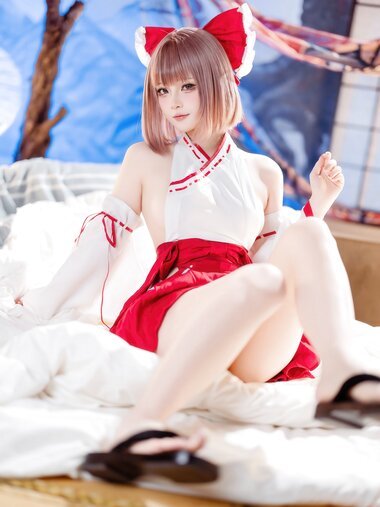 [Cosplay] 屿鱼 兼职巫女 [66P-639MB]