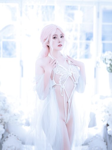 [Cosplay] Natsuko夏夏子 白天蛾 [61P-494MB]