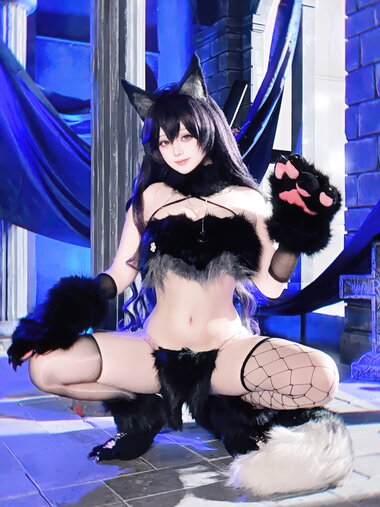 [Cosplay] 屿鱼 碧蓝航线 爱宕 狼人 [51P-890MB]