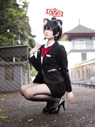 [Cosplay] 屿鱼 蔚蓝档案 春日椿 导游 [55P-155MB]