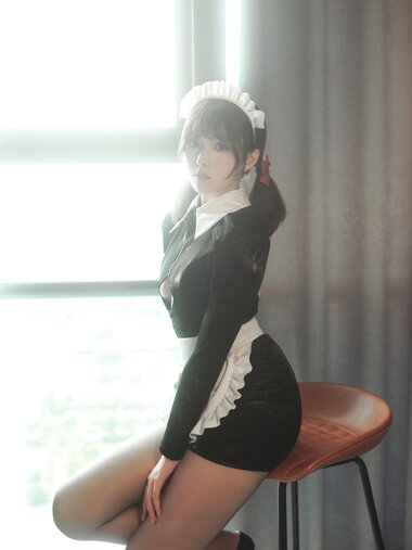 [Cosplay] Natsuko夏夏子 漆黑女仆 [50P-439MB]