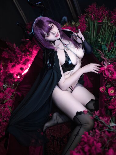 [Cosplay] Natsuko夏夏子 碧蓝航线 德文郡魅魔 [90P6V-1.05GB]