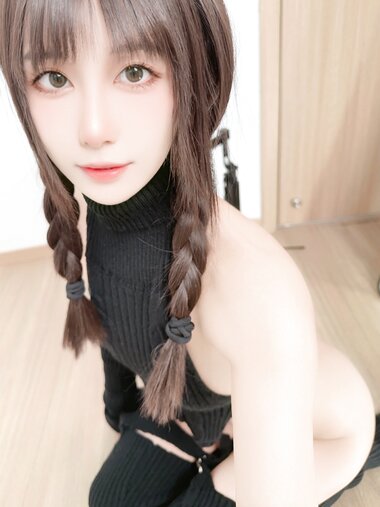 [Cosplay] 布丁大法 - 全身和裸足 [18P2V-110M]