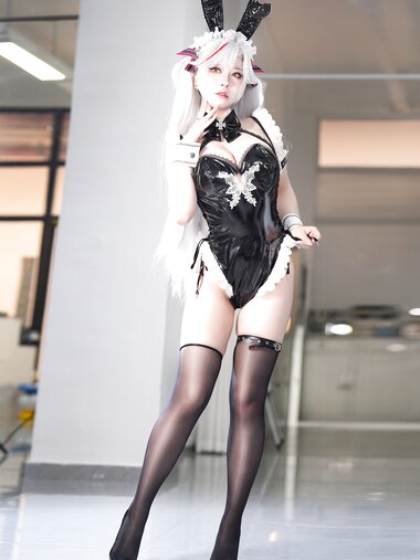[Cosplay] 半半子 欧根亲王Bunny [62P7V-762MB]