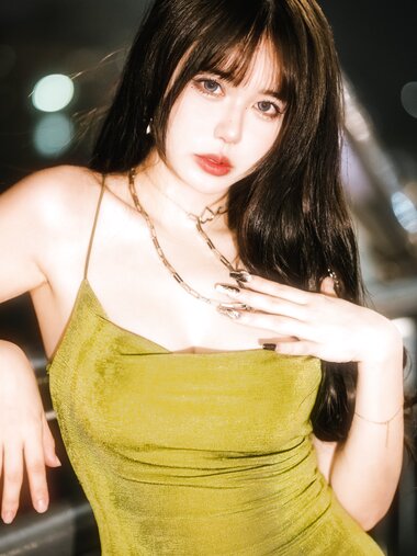 [Cosplay] Tina很妖孽呀 绿色连衣裙 [35P-210MB]