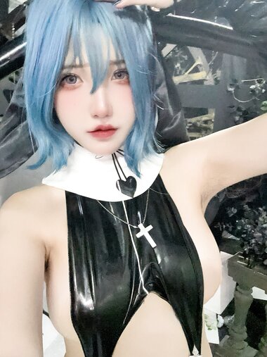 [Cosplay] 阿薰kaOri 蓝羽毛w魅魔 [95P5V-927MB]