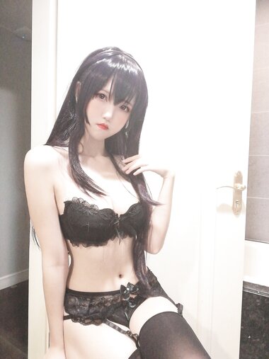 [Cosplay] 阿薰kaOri 学姐礼服+内衣 [9P-17MB]