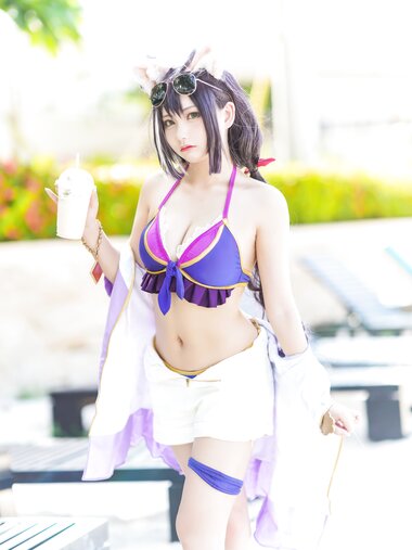 [Cosplay] 是一只熊仔吗 公主连结 凯露夏日 [19P-40MB]