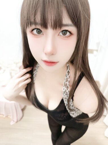 [Cosplay] 布丁大法 - 黑丝一线天