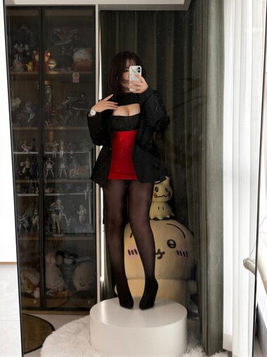 [Cosplay] 阿半今天很开心 社畜自拍 [76P3V-467MB]