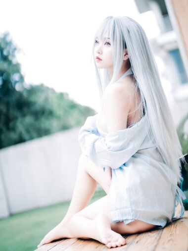[Cosplay] 萌芽儿o0 白泳装 [25P-670MB]