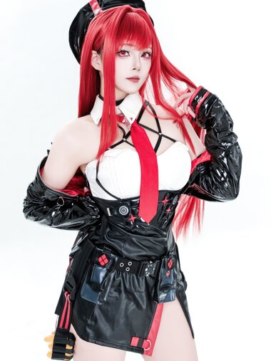 [Cosplay] Natsuko夏夏子 Nikke胜利女神 拉毗·小红帽 [77P-462MB]