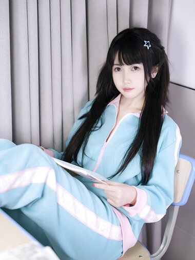 [Cosplay] 不呆猫 涂油教室实习生 [76P1V-1.18GB]