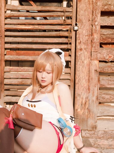 [Cosplay] 阿半今天很开心 莱莎的炼金工房 莱莎 [29P-375MB]