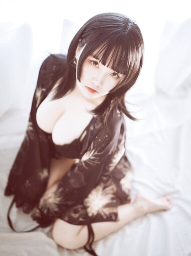 [Cosplay] 阿半今天很开心 黑色吊带 [23P-220MB]