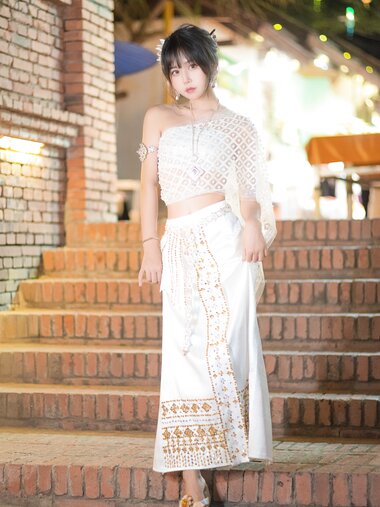 [Cosplay] 萌芽儿o0 西双版纳 傣服 银 [17P-111MB]
